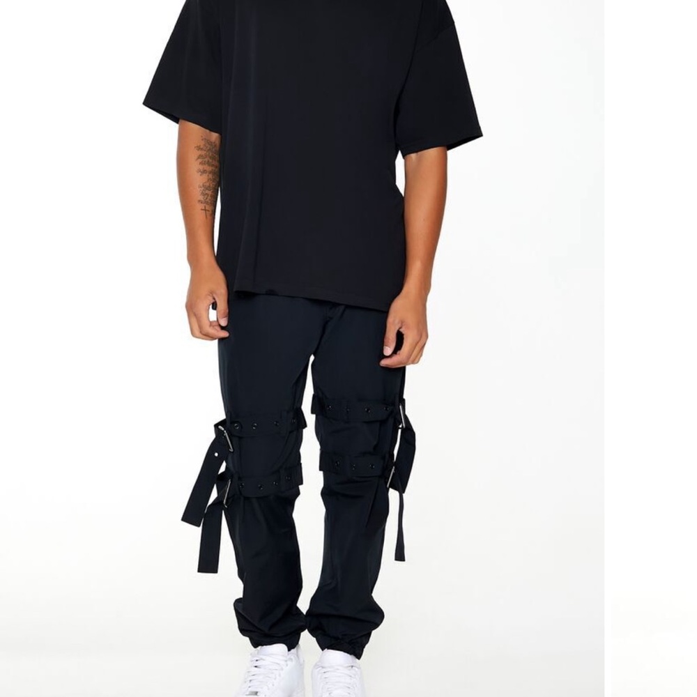 Men’s buckled drawstring joggers